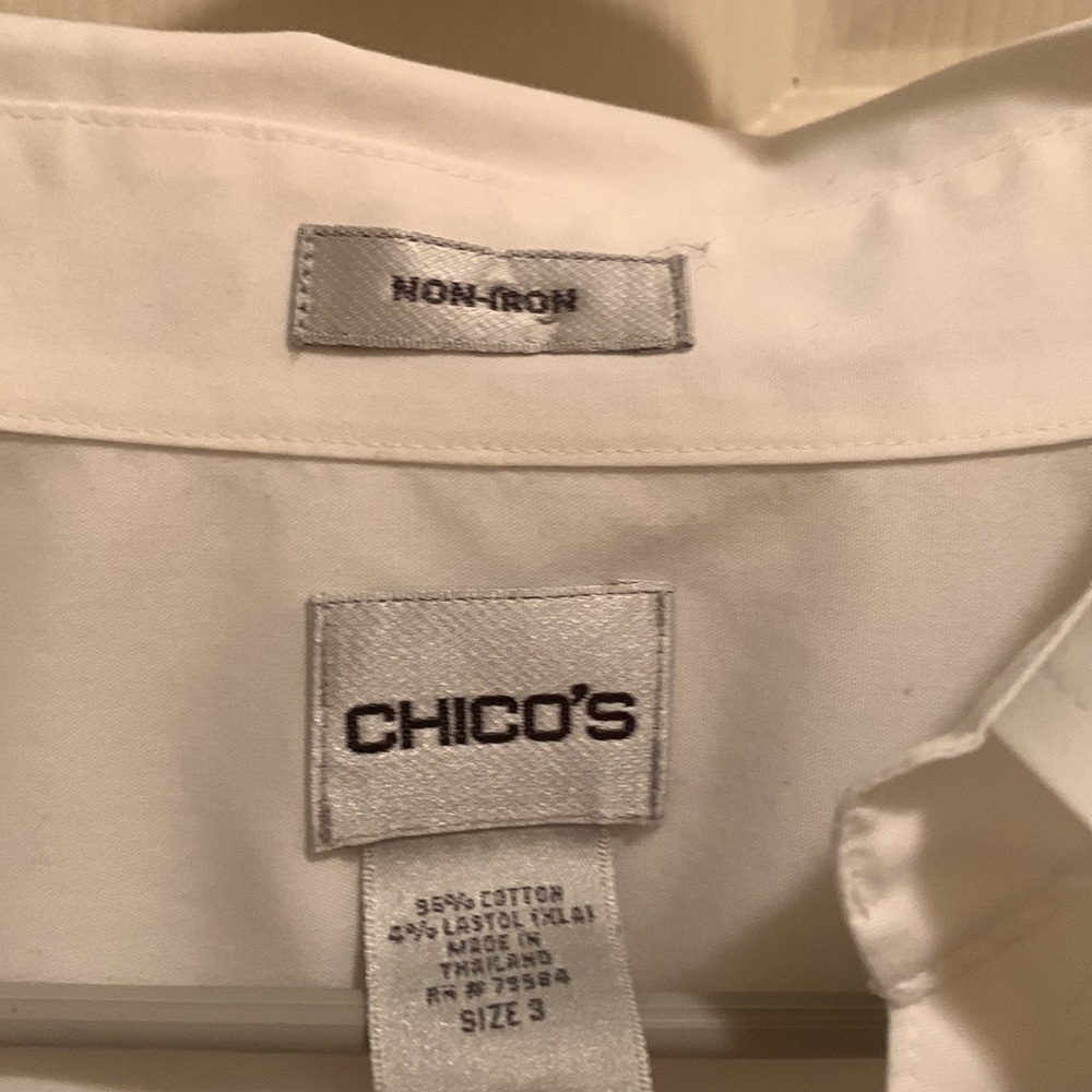 Chicos white button down - Picture 2 of 6